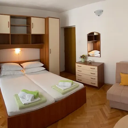 Ivi Apartman *