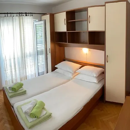 Ivi Makarska